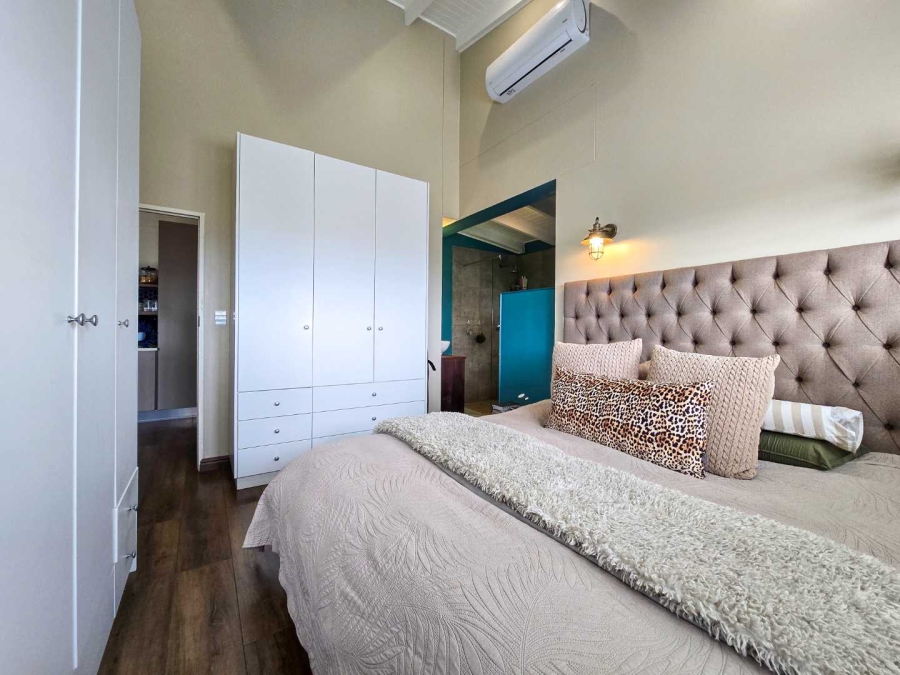 5 Bedroom Property for Sale in Stilbaai Oos Western Cape